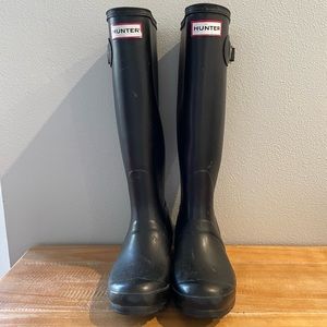 COPY - GUC Women’s Tall Matte Hunter boots size 6/37